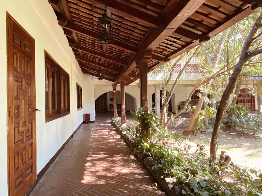 Hotel El Internacional กรานาดา ภายนอก รูปภาพ